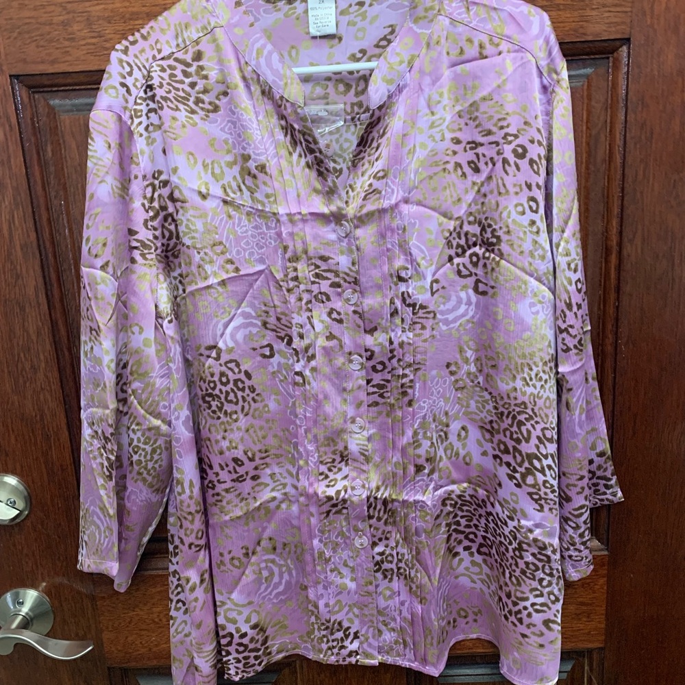 Chic Leopard Print Blouse in Lavender and Gold